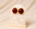 Ohrring mit rotem Cabochon
